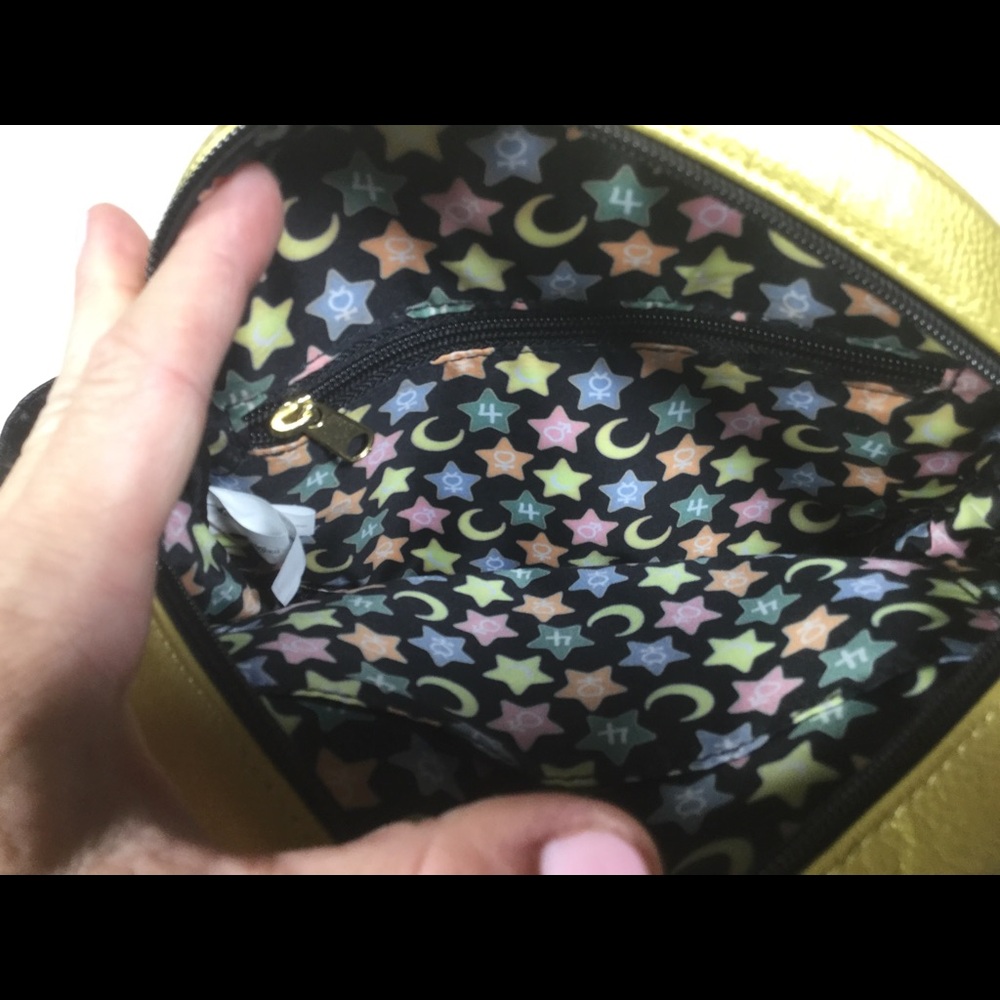 Sailor Moon Transformation Brooch Crossbody Bag - Picture 7 of 11